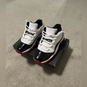 ~ANY OFFERS~Nike Air Jordan 11 Retro Low Concord-Bred